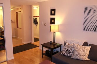 1050 N Lafayette St, Unit Majorca Condo's #302 in Denver, CO - Foto de edificio - Building Photo