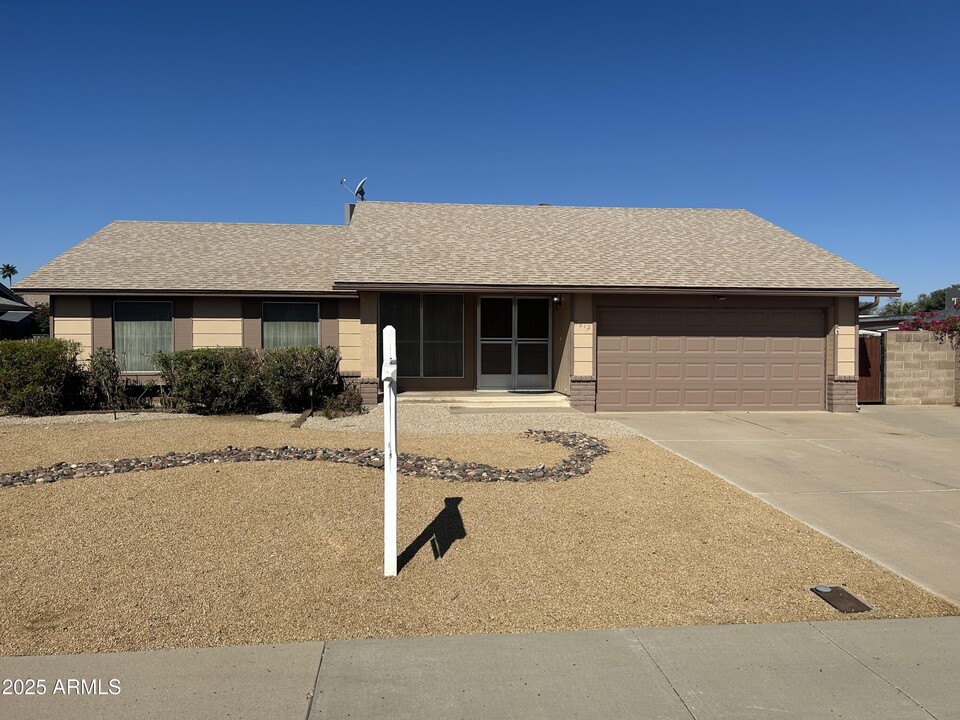 8812 N 105th Ave in Peoria, AZ - Foto de edificio