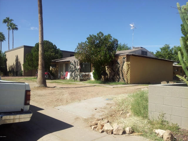 1938 W Berridge Ln in Phoenix, AZ - Building Photo