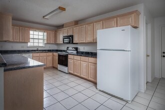 854 Lago Vista Dr in Del Rio, TX - Building Photo - Building Photo