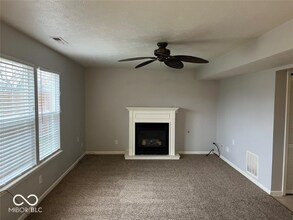 17219 Futch Way in Westfield, IN - Foto de edificio - Building Photo
