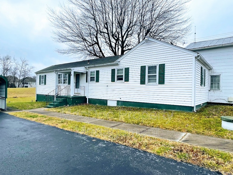 809 Truslow Rd in Fredericksburg, VA - Building Photo