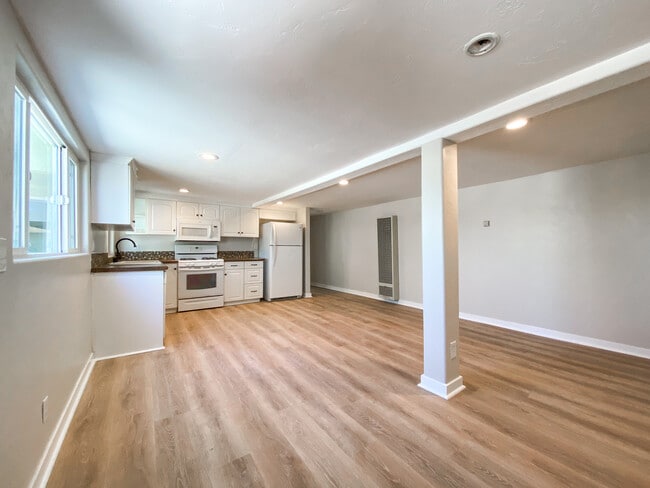 4519 Acacia Ave, Unit 4519.5 in La Mesa, CA - Building Photo - Building Photo