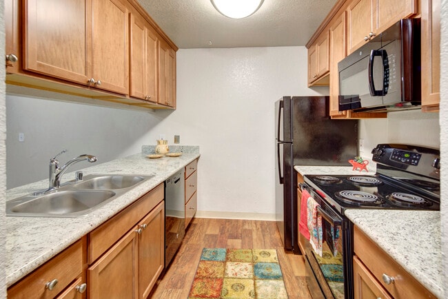 Hillside Chalet in Anchorage, AK - Building Photo - Building Photo