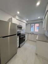 5805 Côte Saint Luc Rd in Hampstead, QC - Building Photo