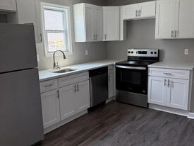 211 Sollers Point Rd in Dundalk, MD - Building Photo