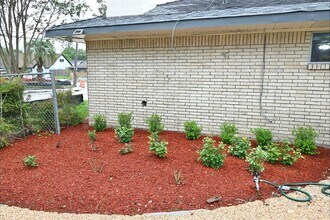 202 Coronation Dr in Houston, TX - Building Photo - Building Photo