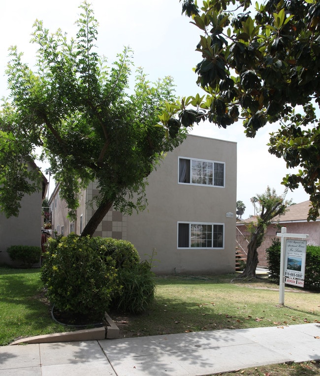 Derian Apartments in Glendale, CA - Foto de edificio - Building Photo