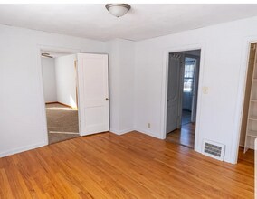 2745 Hanson St in Rockford, IL - Building Photo - Building Photo
