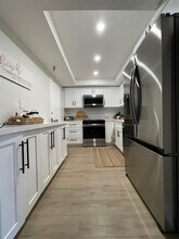 400 Kings Point Dr in Sunny Isles Beach, FL - Building Photo - Building Photo