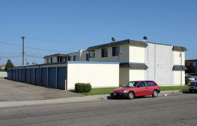 201 La Canada Ave in Oxnard, CA - Building Photo - Building Photo