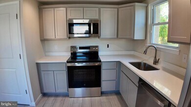 718 Erlen Rd in Plymouth Meeting, PA - Building Photo - Building Photo