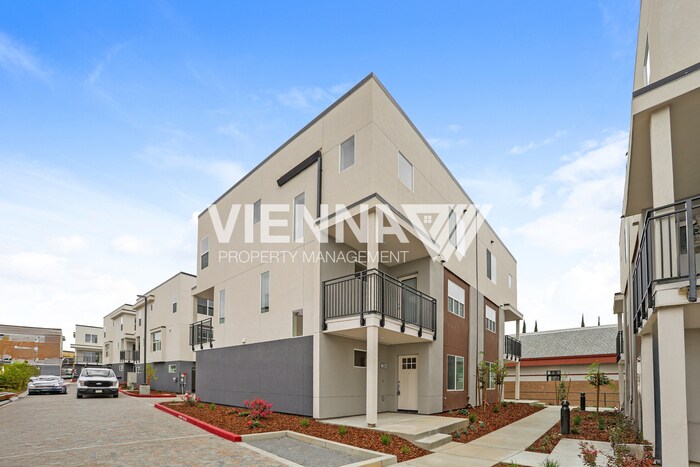 7992 Quiet Knolls Dr in Antelope, CA - Building Photo