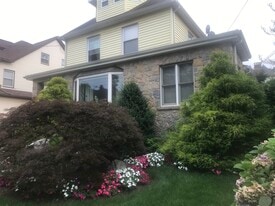 152 Urban St, Unit 2 in Mount Vernon, NY - Building Photo