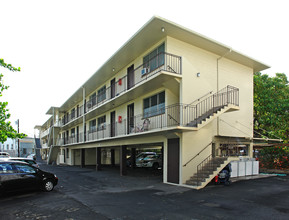 2671 S King St in Honolulu, HI - Building Photo - Building Photo