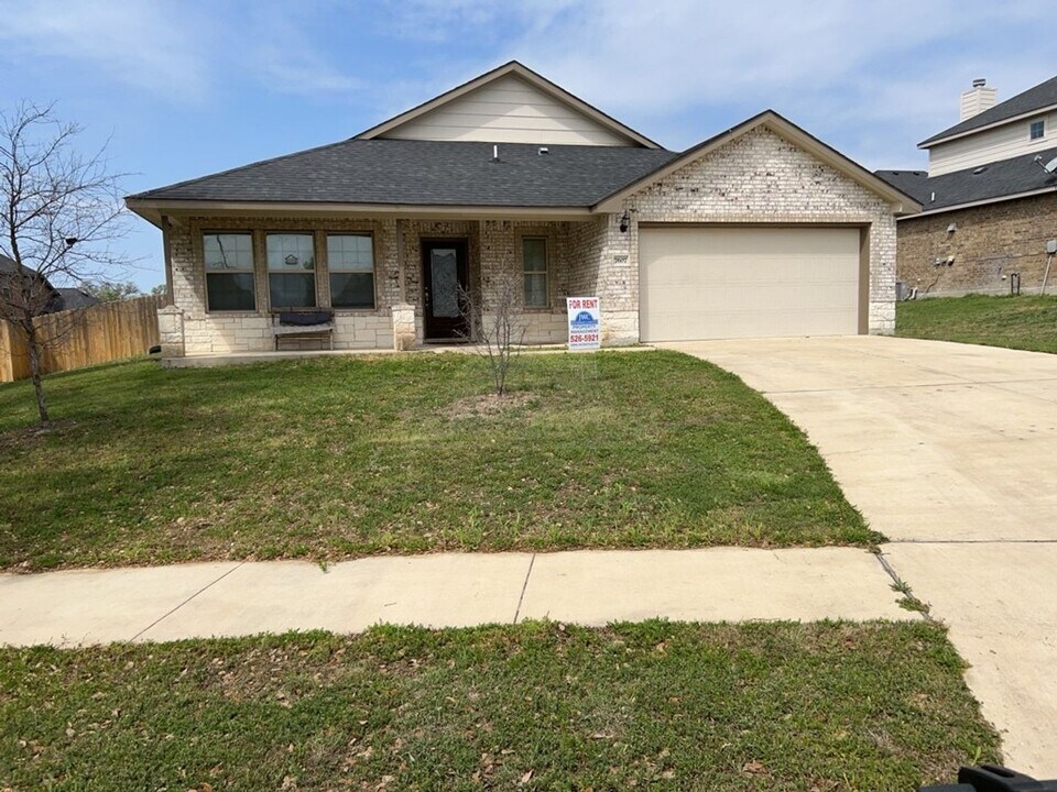 7607 Melanite Dr in Killeen, TX - Building Photo