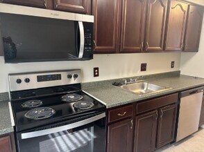 64 Hawthorne Ct NE in Washington, DC - Building Photo - Building Photo