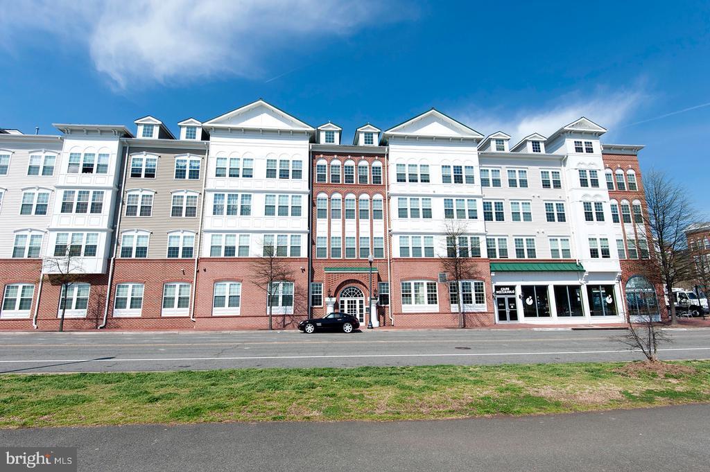 191 Somervelle St-Unit -310 in Alexandria, VA - Building Photo