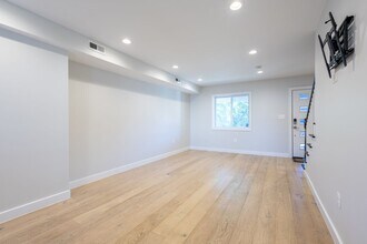 2319 13th Pl NE in Washington, DC - Building Photo - Building Photo