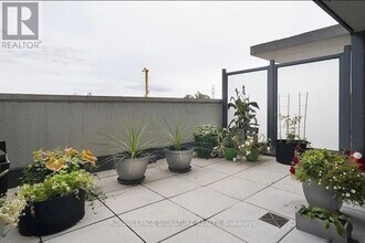 30-230 Meadowglen Pl in Toronto, ON - Building Photo - Building Photo