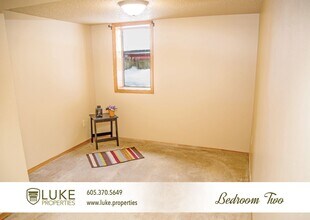 1424 E 4th St in Sioux Falls, SD - Building Photo - Building Photo