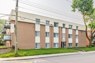 770 Hodge Rue in St. Laurent, QC - Building Photo
