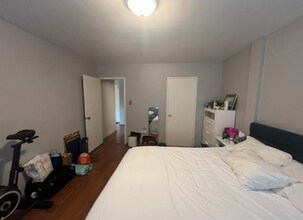 1300 S Arlington Ridge Rd, Unit 103 in Arlington, VA - Foto de edificio - Building Photo