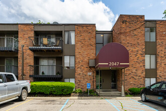 Jackson West in Ann Arbor, MI - Building Photo - Building Photo