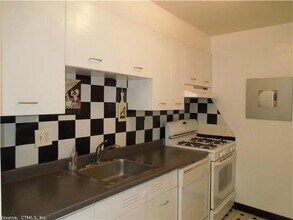 30 Woodland St in Hartford, CT - Building Photo - Building Photo