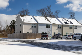 246 Foxglove Dr in Portsmouth, VA - Foto de edificio - Building Photo