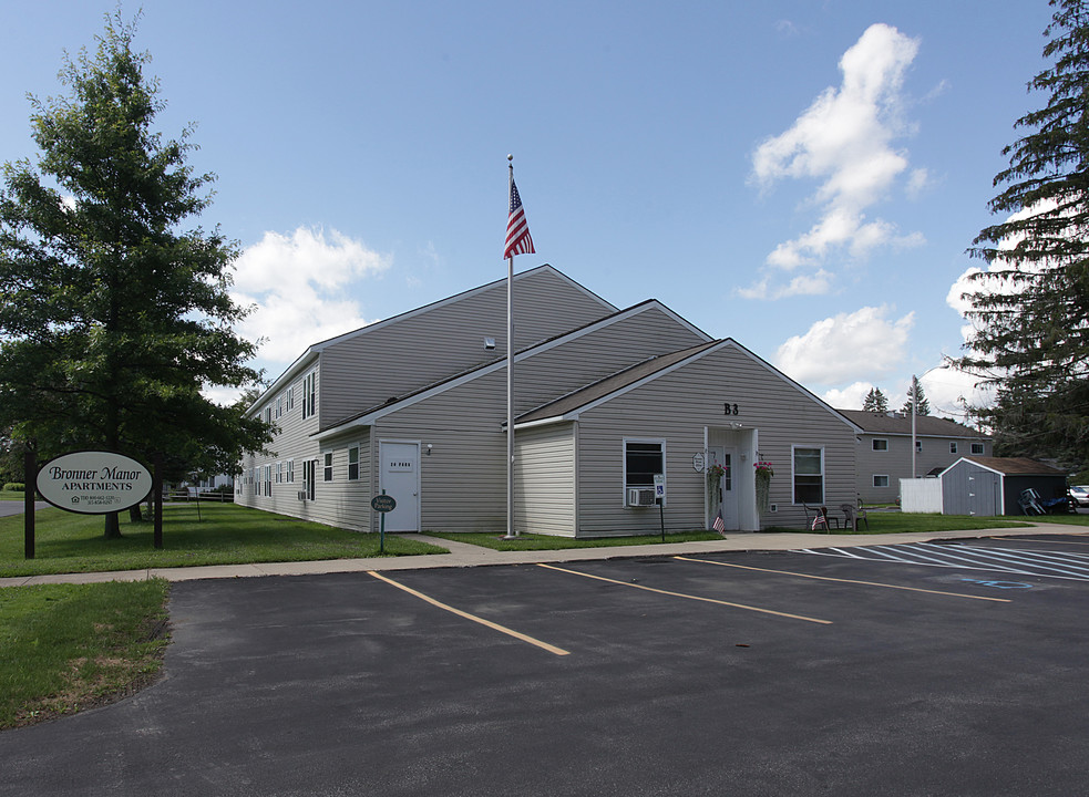 Bronner Manor Apartments in Richfield Springs, NY - Building Photo