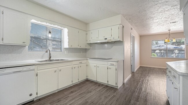 property at 1003 Pear Tree Ln