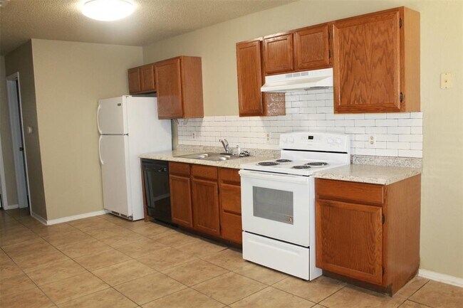 8511 Justin Pl in Midwest City, OK - Building Photo - Building Photo