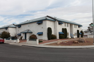 112 Orland St in Las Vegas, NV - Building Photo - Building Photo