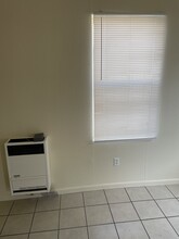 1101 E L St in Wilmington, CA - Foto de edificio - Building Photo