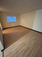 4158 E Hull Ave in Des Moines, IA - Building Photo - Building Photo