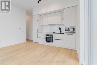 1285 Dupont St in Toronto, ON - Building Photo - Building Photo