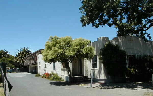 Roosevelt Oaks Apartment in Redwood City, CA - Building Photo - Building Photo