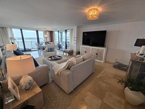5460 N Ocean Dr in Riviera Beach, FL - Building Photo - Building Photo