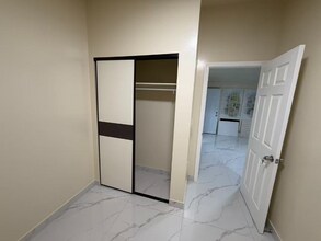 1676 Hoonipo St in Pearl City, HI - Foto de edificio - Building Photo