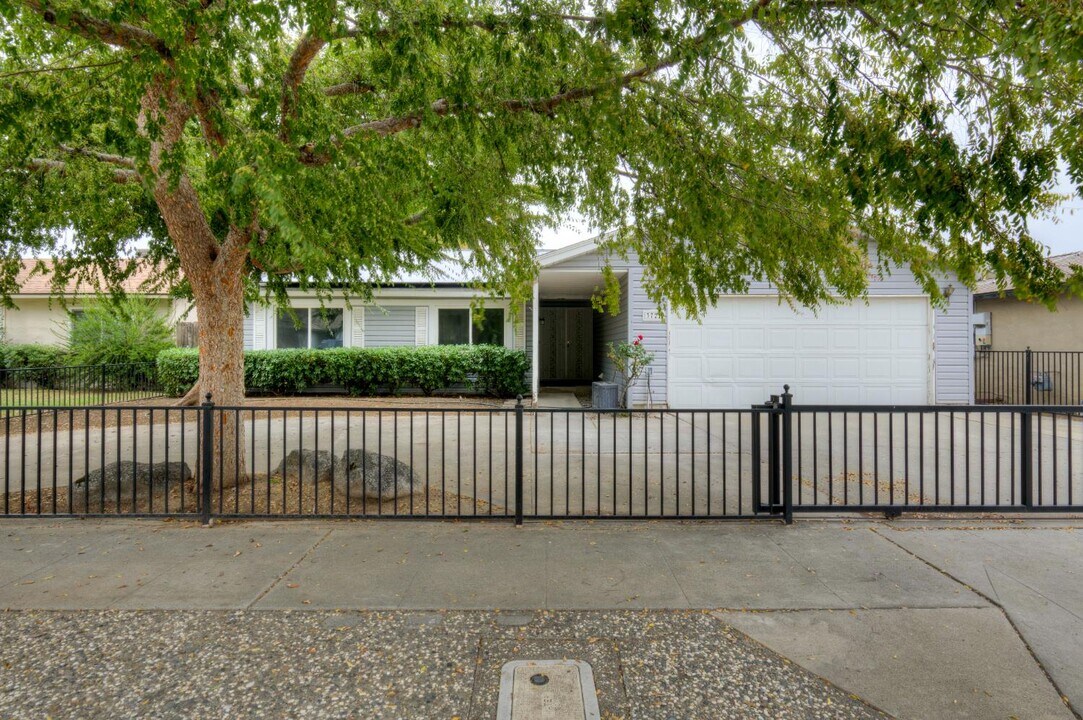 3722 N Miami Ave in Fresno, CA - Building Photo