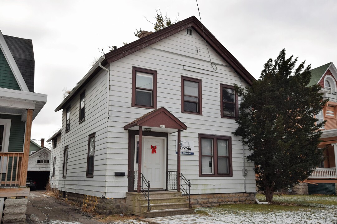 415 Amherst Ave in Oshkosh, WI - Building Photo