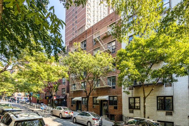 205 E 89th St in New York, NY - Foto de edificio - Building Photo