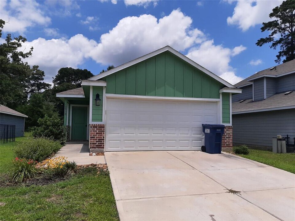 12970 Sorrento Bay Dr in Willis, TX - Building Photo
