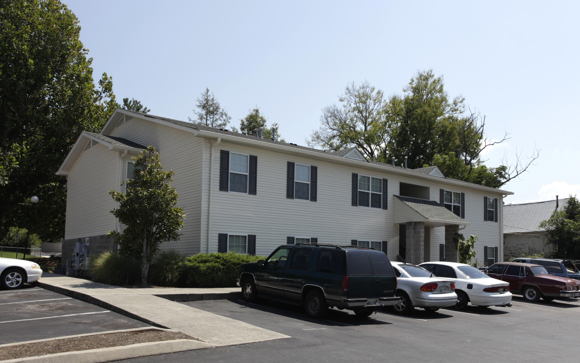 Flenniken Square Apartments in Knoxville, TN - Building Photo