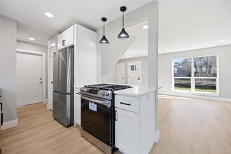 12223 Kingslake Forest Dr in Houston, TX - Building Photo - Building Photo