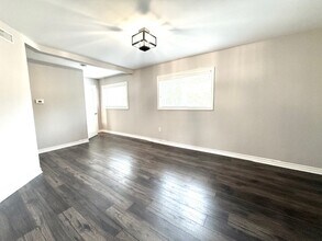 73 Briscoe St E in London, ON - Building Photo - Building Photo