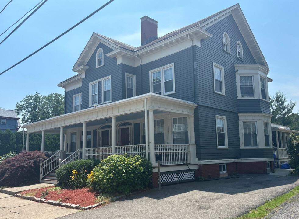 43 Lyon St in Pawtucket, RI - Foto de edificio