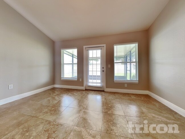 9637 Nathaniel Ln in Land O Lakes, FL - Foto de edificio - Building Photo