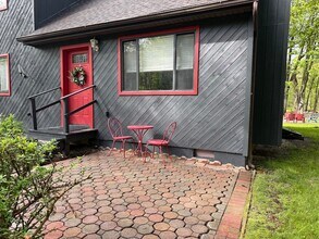 513 Sullivan Trail, Unit 090H in Long Pond, PA - Building Photo - Building Photo